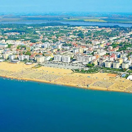 Cozy Near The In Lignano *